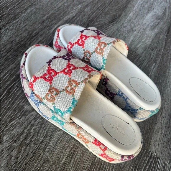 Gucci women’s GG multicolor platform slide sandals - Picture 5 of 5